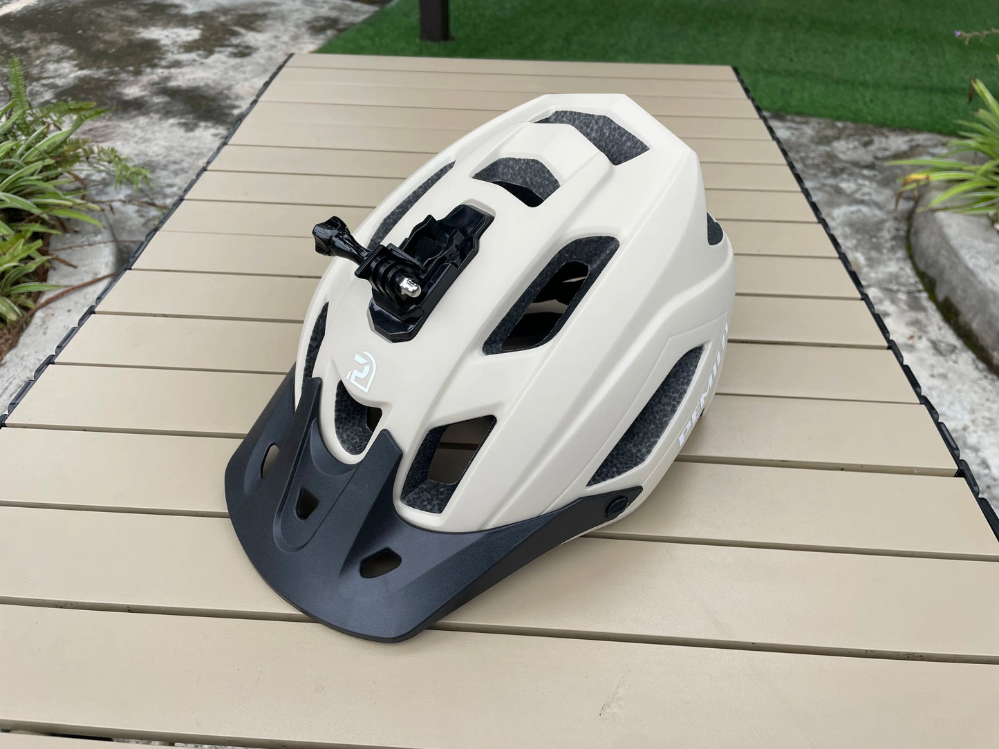 Ultralight Cycling Helmet Road Mtb Helmet Cycling Safety Cap Racing Bike Equipments Women Men Integrally-Molded Bicycle Helmet