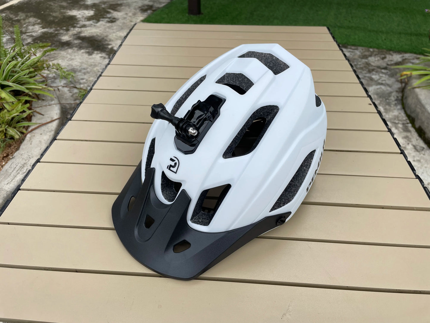 Ultralight Cycling Helmet Road Mtb Helmet Cycling Safety Cap Racing Bike Equipments Women Men Integrally-Molded Bicycle Helmet